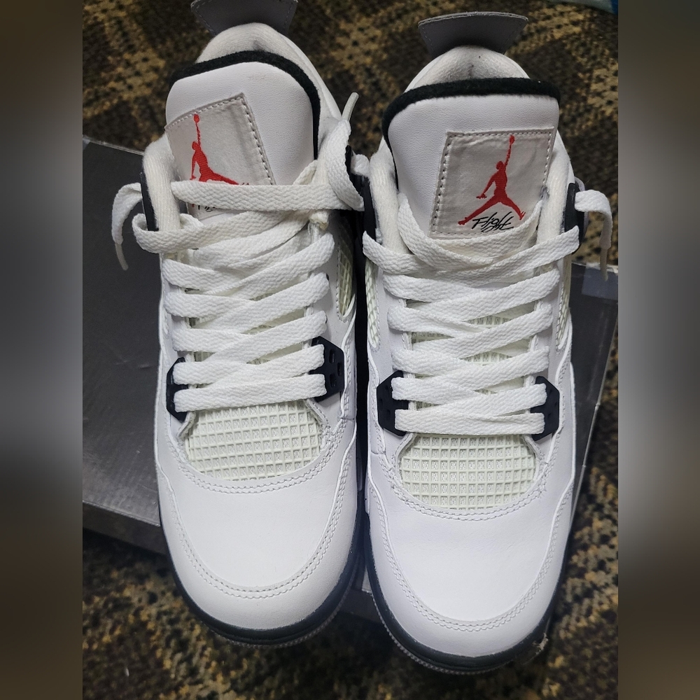 Nike Air Jordan 4 Retro White Cement Grey with Red Jumpman - Picture 2 of 5